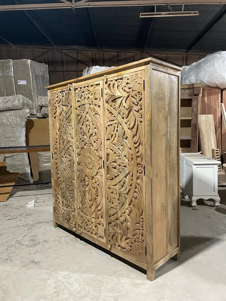 ILANO Hand-carved Solid Mango Wood 3-door Armoire