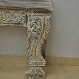 Mesa de recibidor antigua tallada a mano